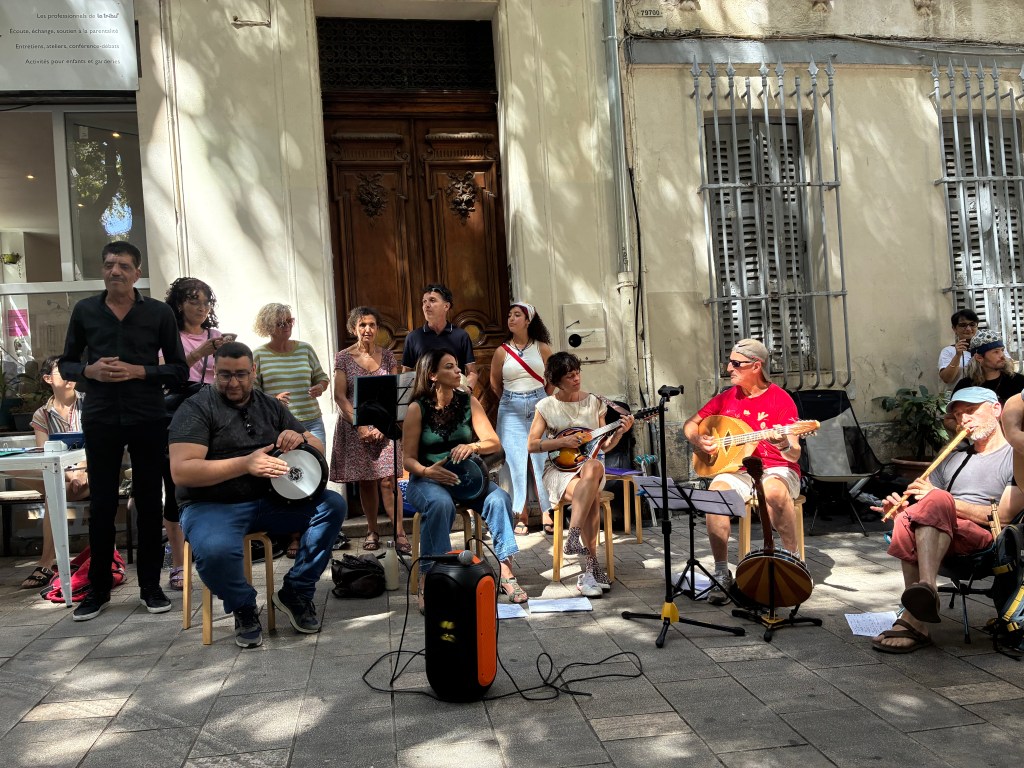 ALGÉRIE-MARSEILLE : L’orchestre Café Belsunce, chants d’Algérie et d’Orient à Marseille
