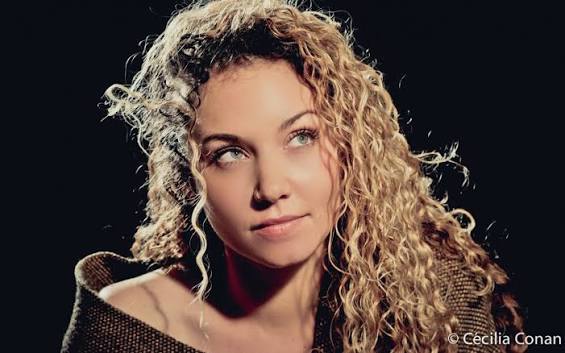 FRANCE – CHANSON : MÉLINA TOBIANA, naissance d&rsquo;une nouvelle étoile de la chanson&nbsp;française
